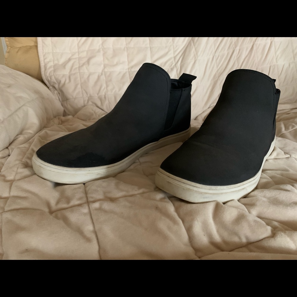 Men slip on sneakers